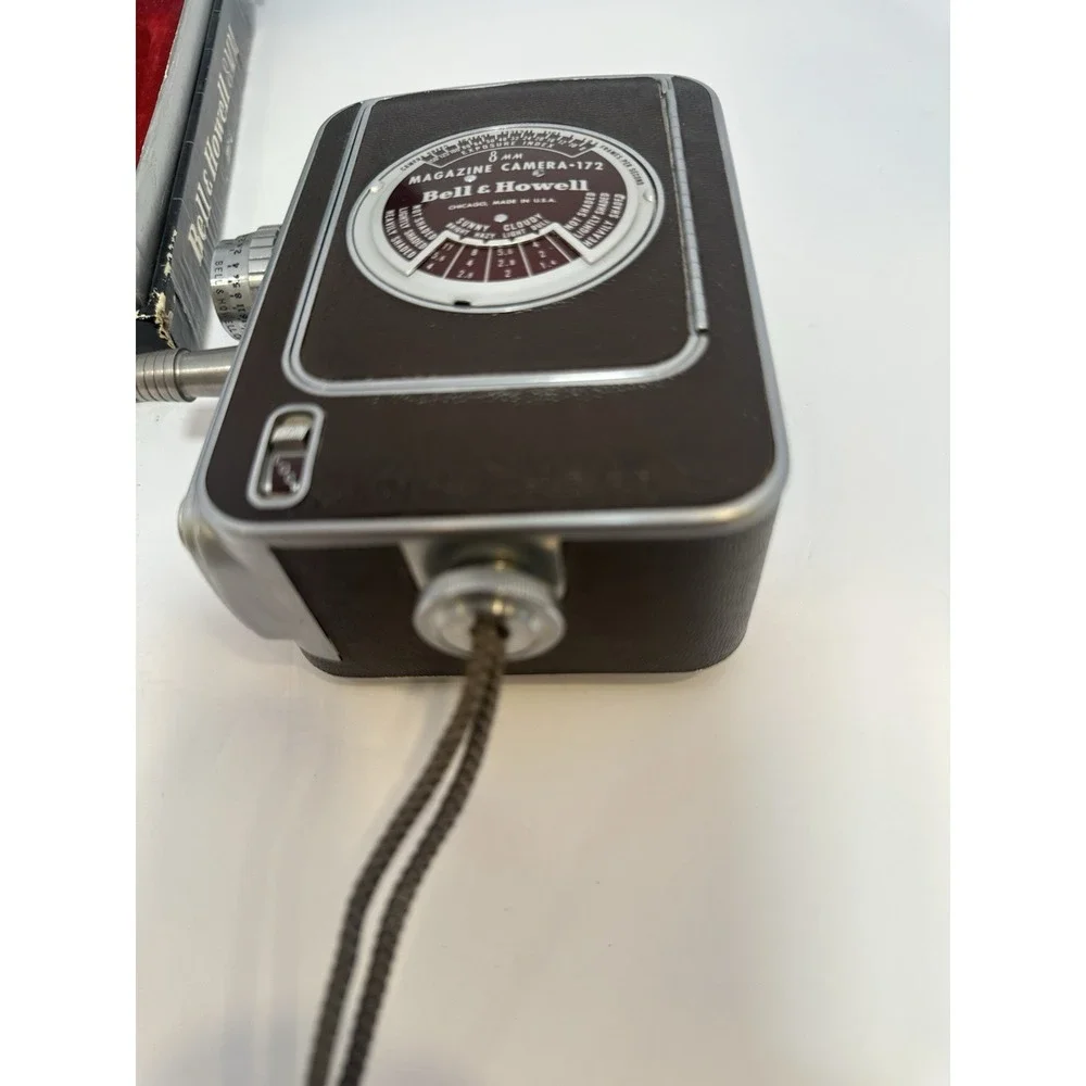 Bell & Howell 172 Non Reflex Standard 8mm Movie Camera Brown turns on and runs